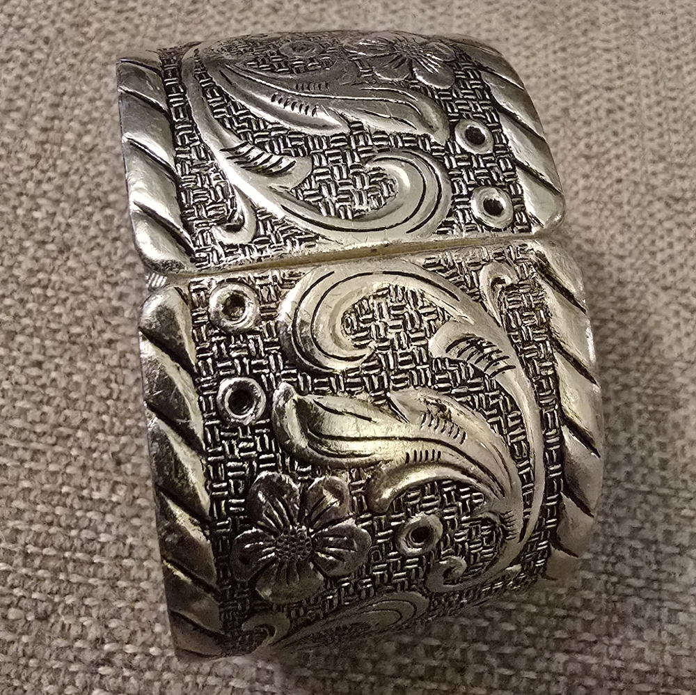 Vintage 80's Intricate Cuff Bracelet Aged Gold-tone